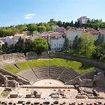 Apartment In The Center Of